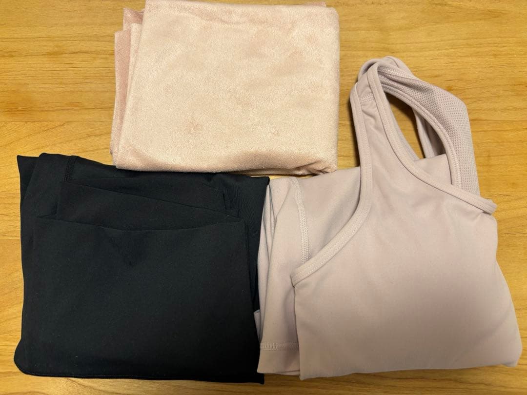 SUKALA ヨガセット（タンクトップ・レギンス・ヨガラグ) LAVA