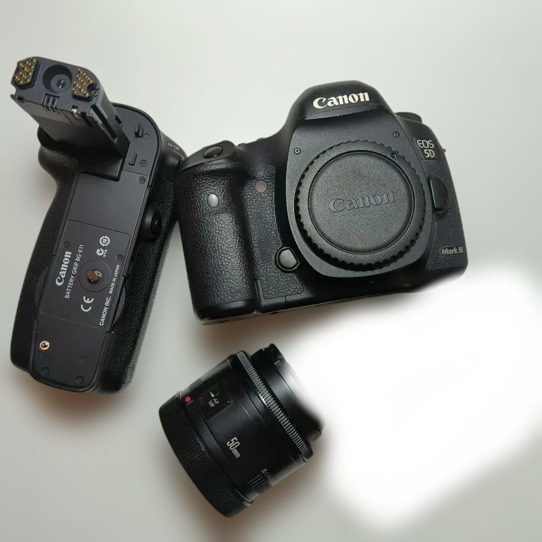 ♫キャノン EOS 5D Mark Ⅲ &バッテリーグリップ BG-E11
