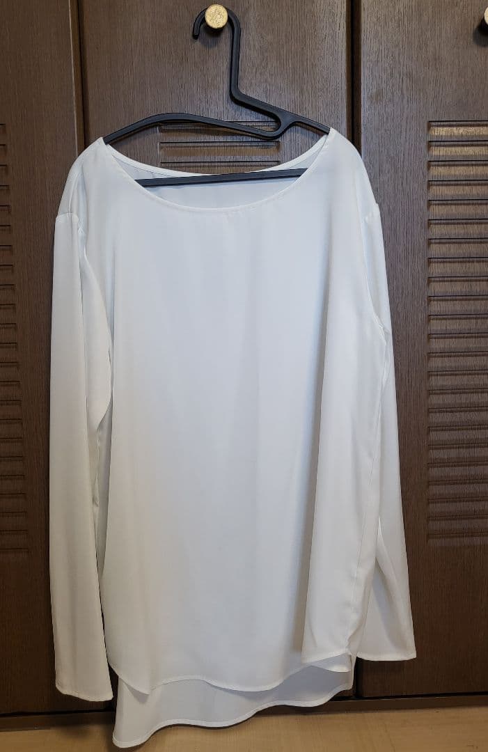 LOUNGEDRESS　サテンロンTブラウス