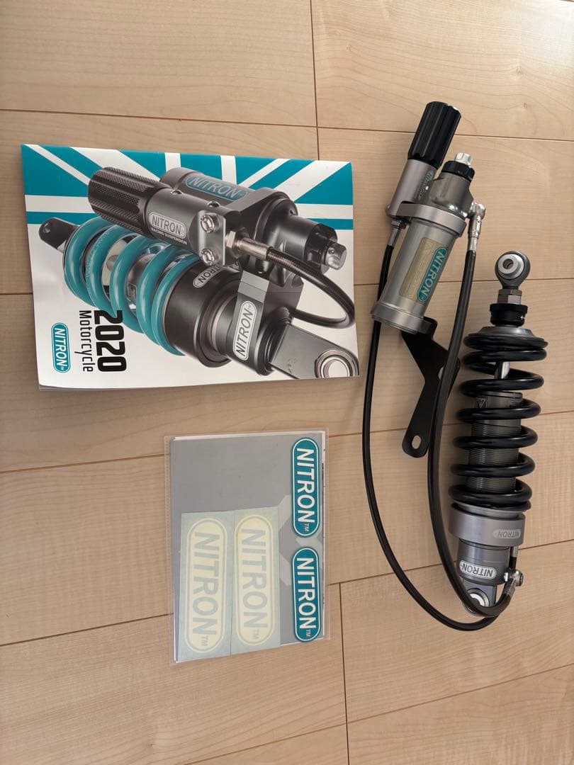 z900rs ナイトロン　r3 ローダウン