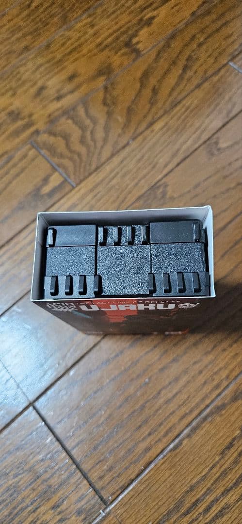 アシッドレイン 1/18スケール FAV-A124 烏鵲