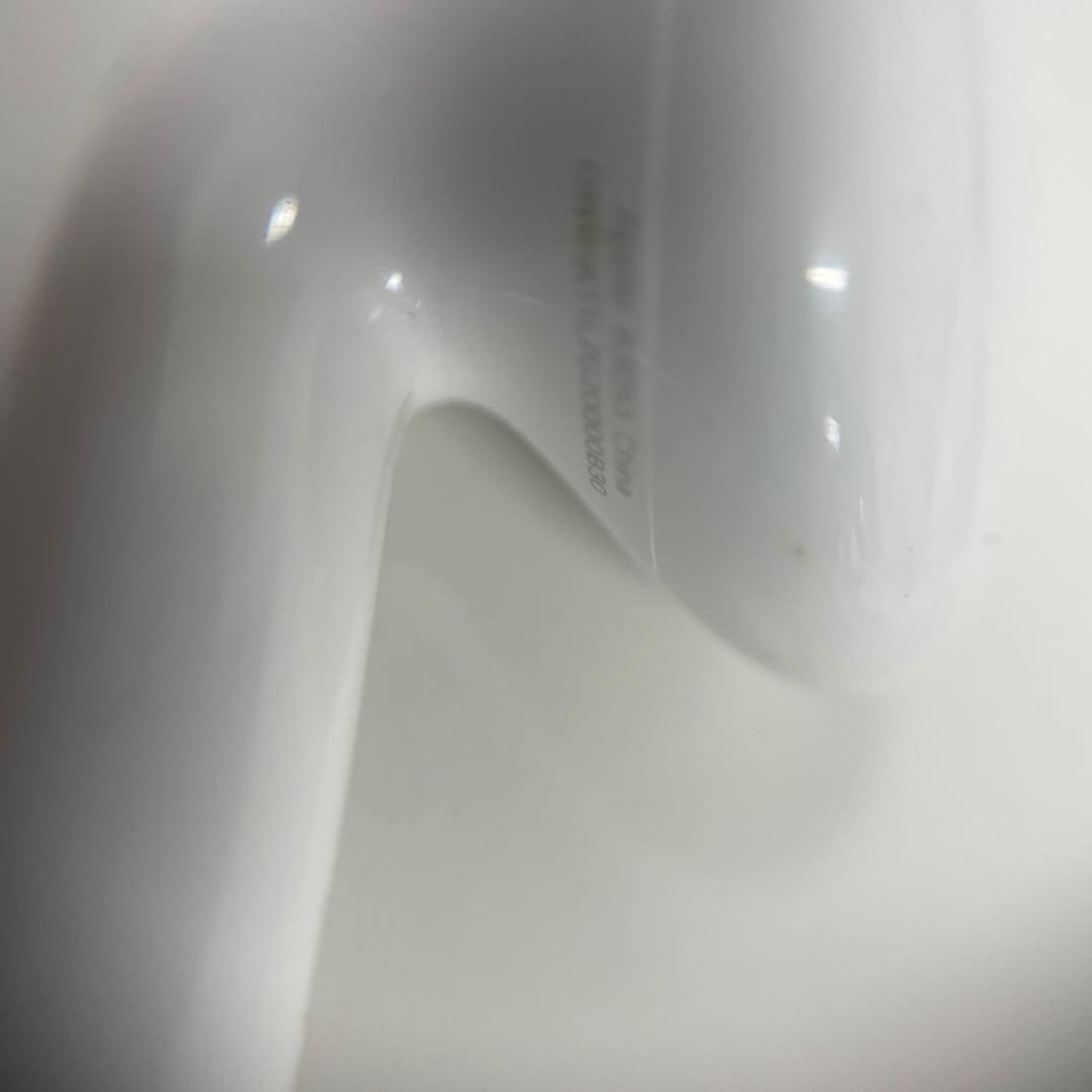 AirPods4本体 ホワイト iFace製カラビナ付き