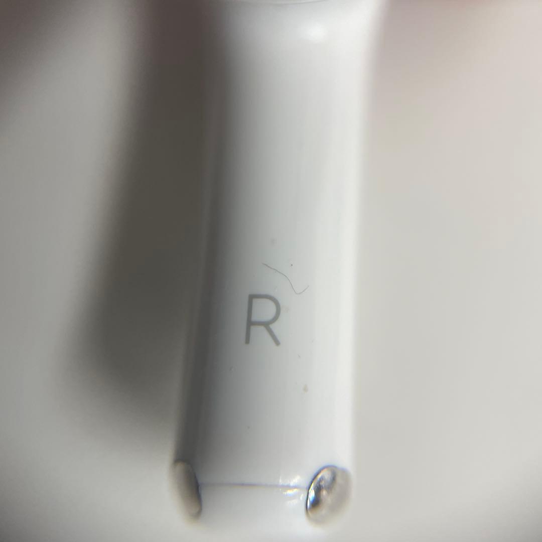 AirPods4本体 ホワイト iFace製カラビナ付き