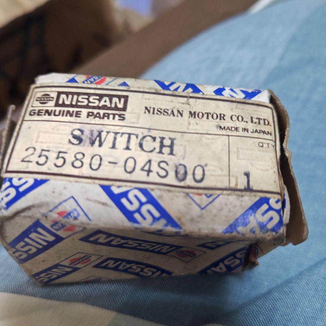 R30スカイライン パワーウィンドウスイッチ