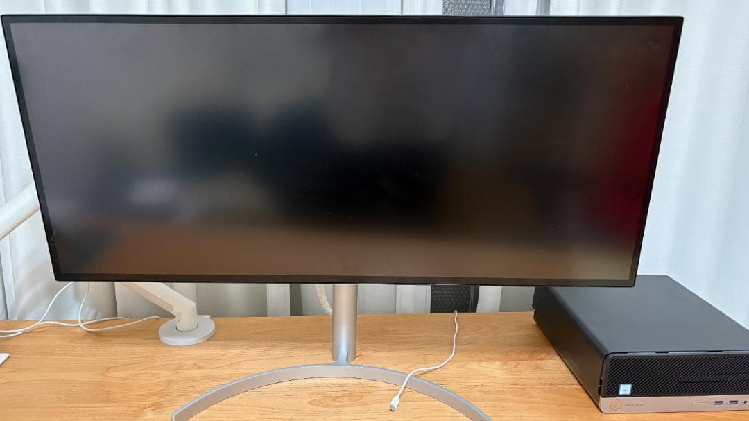 【廃盤希少】LG 3840x2160 ホワイトモニター 本体