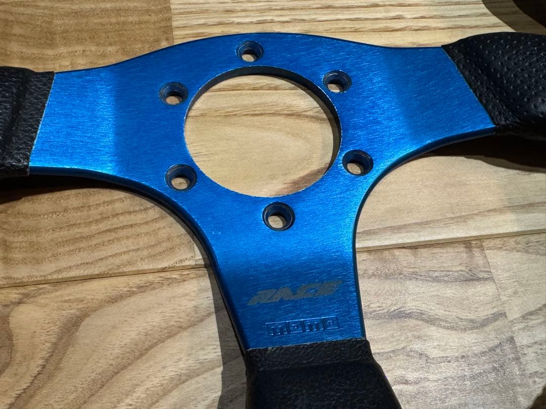 MOMO RACE ステアリング メタリックブルー φ32