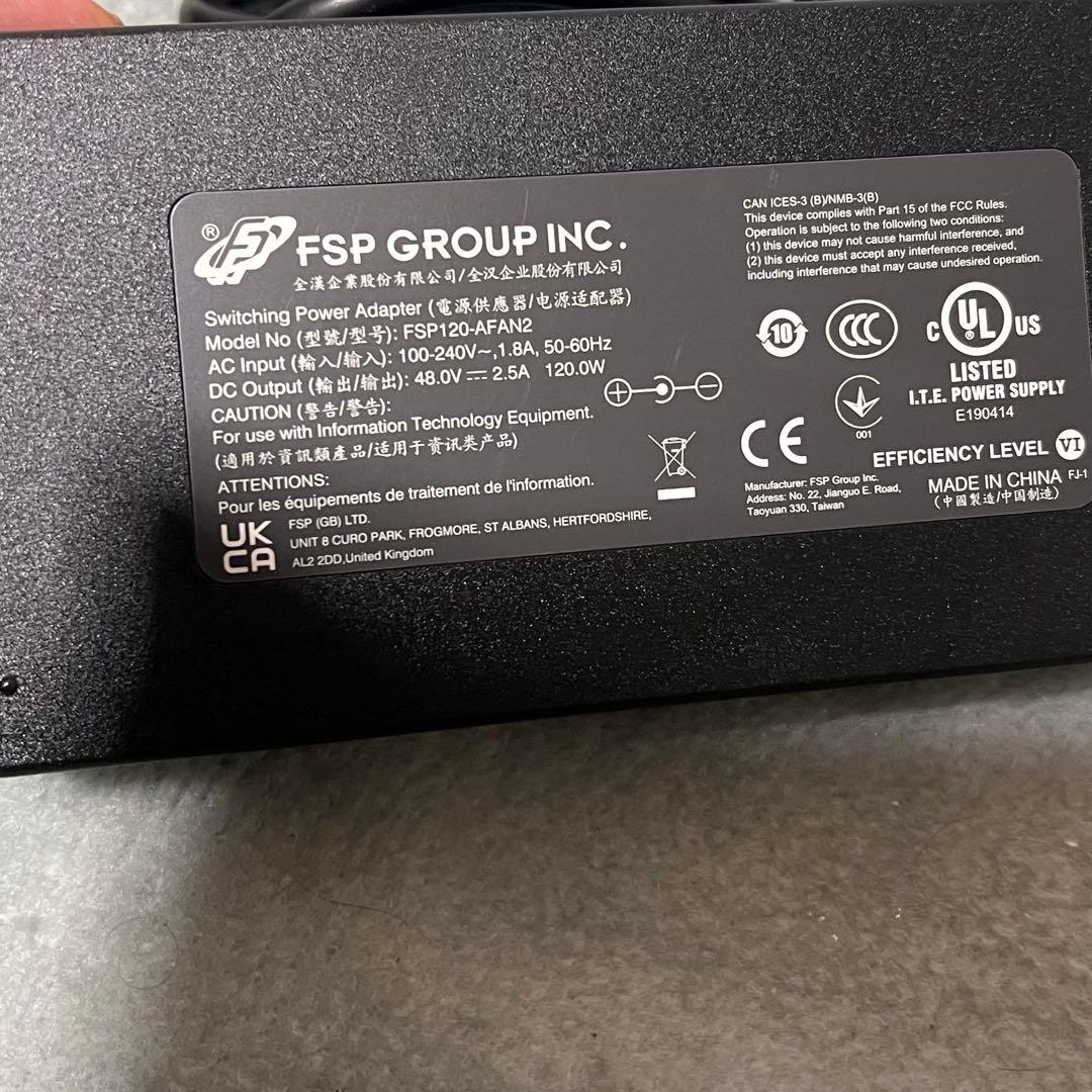 DS-7604NI-I1/4Pネットワークビデオレコーダー　カメラx3