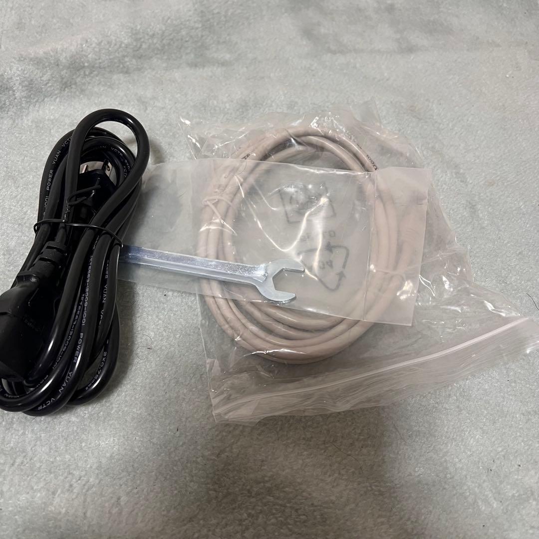 DS-7604NI-I1/4Pネットワークビデオレコーダー　カメラx3