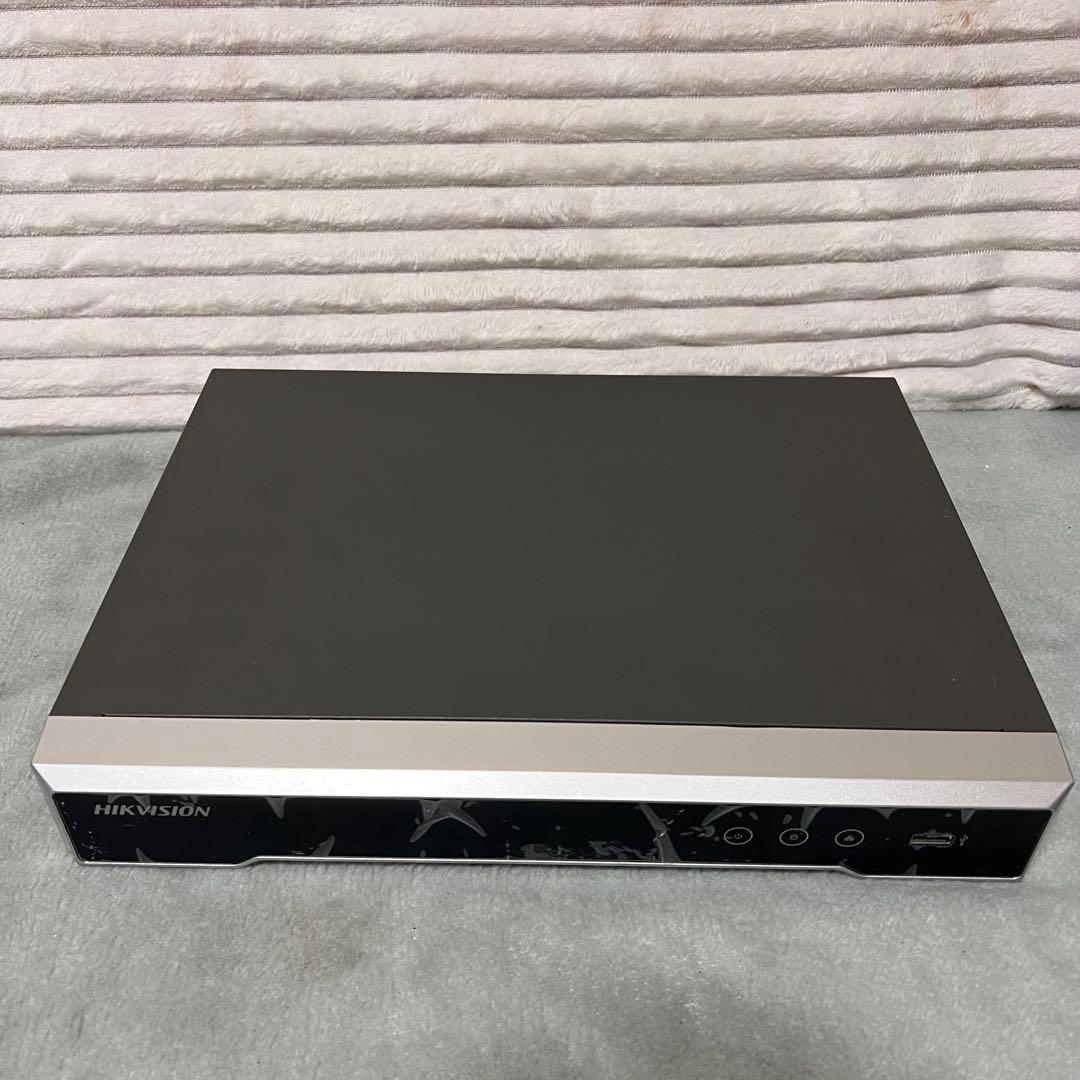 DS-7604NI-I1/4Pネットワークビデオレコーダー　カメラx3