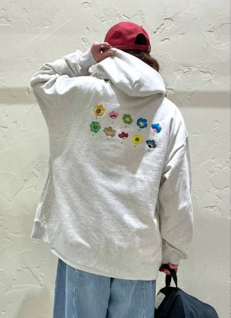 ニコアンド ボーイフレンドコラボフラワープルオーバーフーディ グレー新品タグ付き