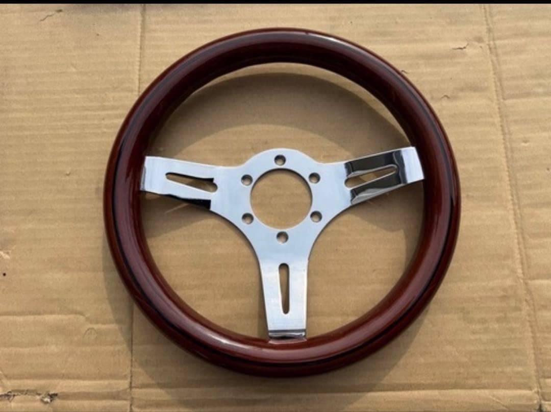 ほぼ新品　小径ステアリング　280ミリ