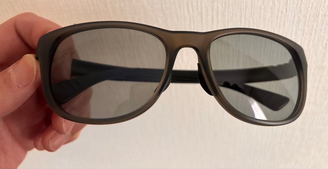 FLOAT スポーツサングラス ブラック 収納ポーチ付き　登山