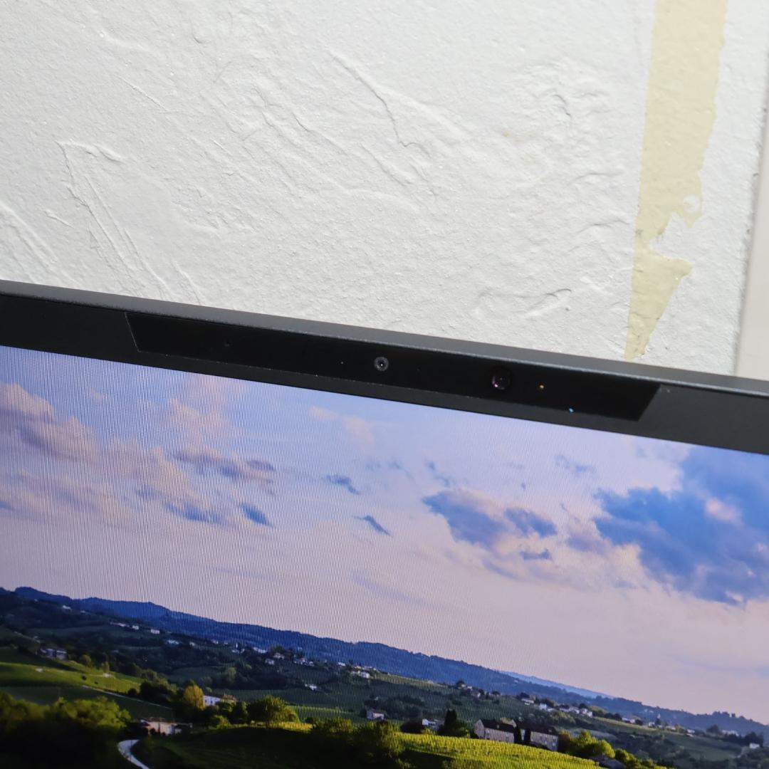 極美品！Win11公式対応8世代i5/メ8G/SSD/HDMI/無線/TypeC