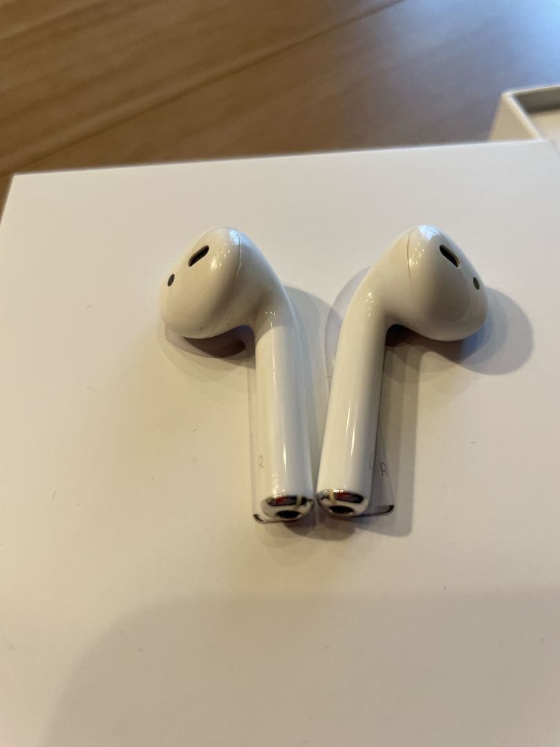 【値下げ】AirPods 本体 ワイヤレス充電ケース付き