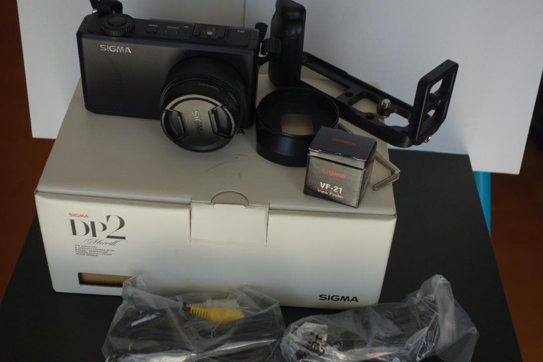 SIGMA DP2 Merrill　デジタルカメラ　元箱・ビューファインダー付