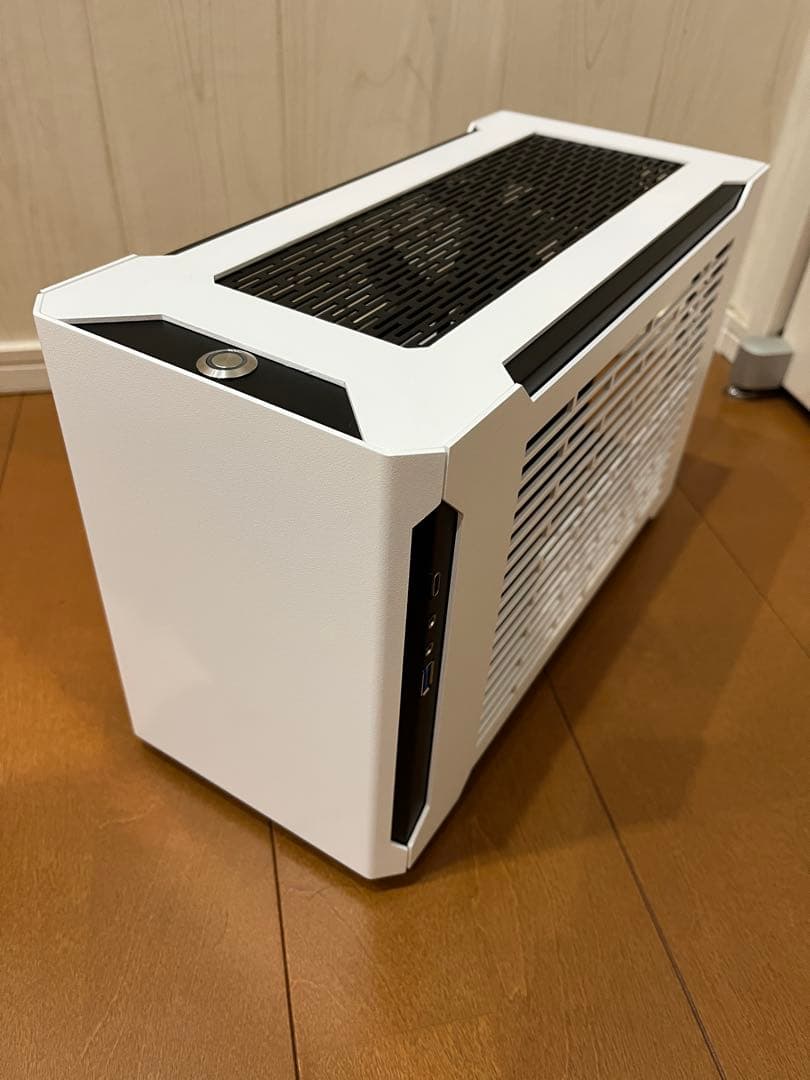 【ほぼ未使用】Sliger SM560 Mini-ITX用ケース