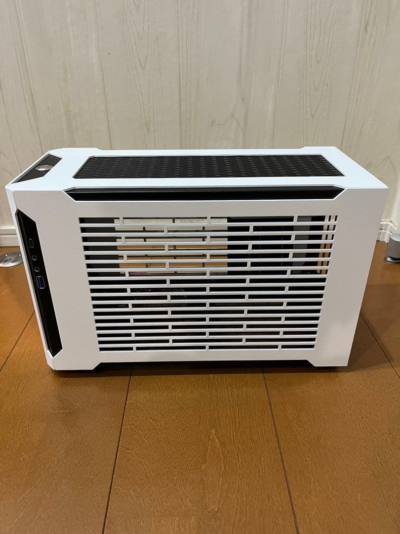 【ほぼ未使用】Sliger SM560 Mini-ITX用ケース