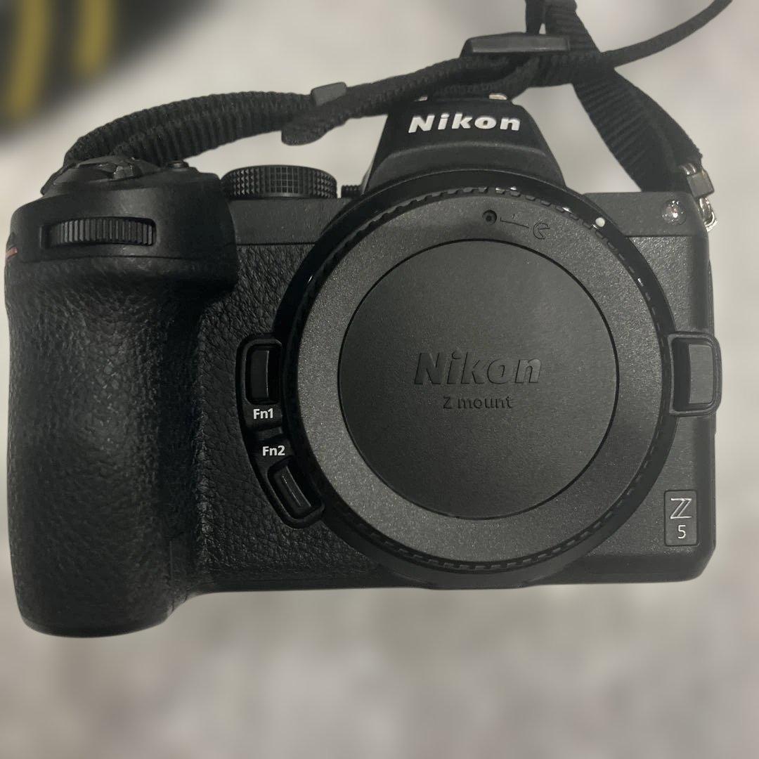 Nikon Z5 ミラーレス一眼カメラ