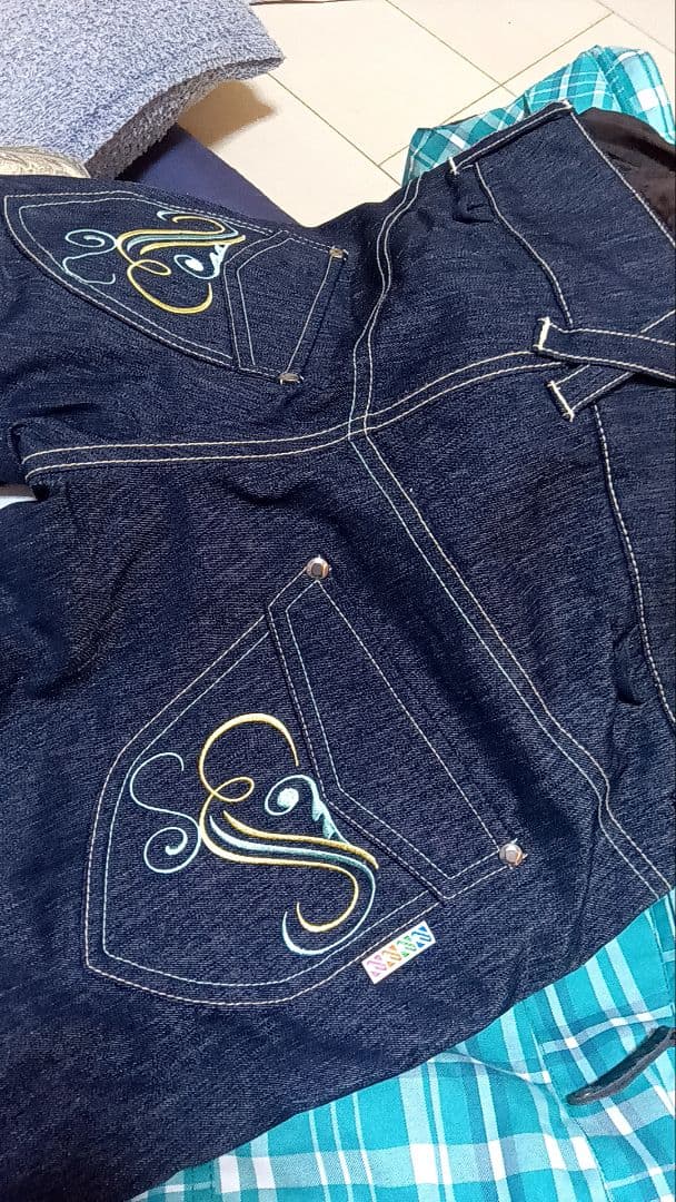 ESTIVO 上下セット スノーボードウェア 女性用 L-Mブーツカットデニム風