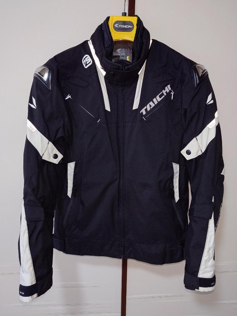 RSタイチ　アームド　オールシーズン　ジャケット　Ｌサイズ　黒 ／ 白