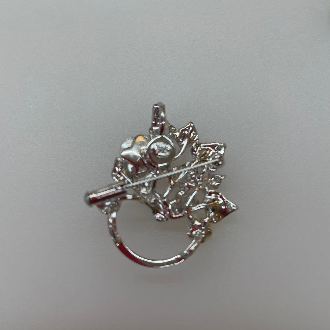 SILVERシルバー　　花と真珠のエレガントブローチ