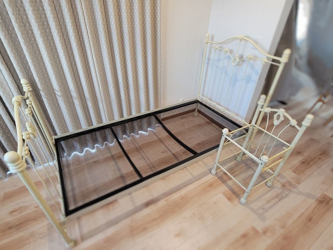 アイアンベッド&ナイトテーブル　アンティーク　静岡東部直接お渡し希望