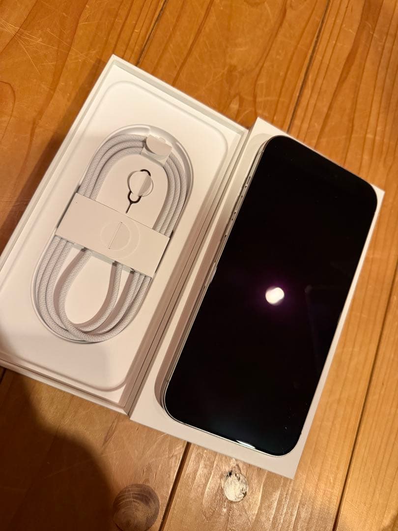 【超美品】iPhone 16 Pro Max 1TB ホワイト