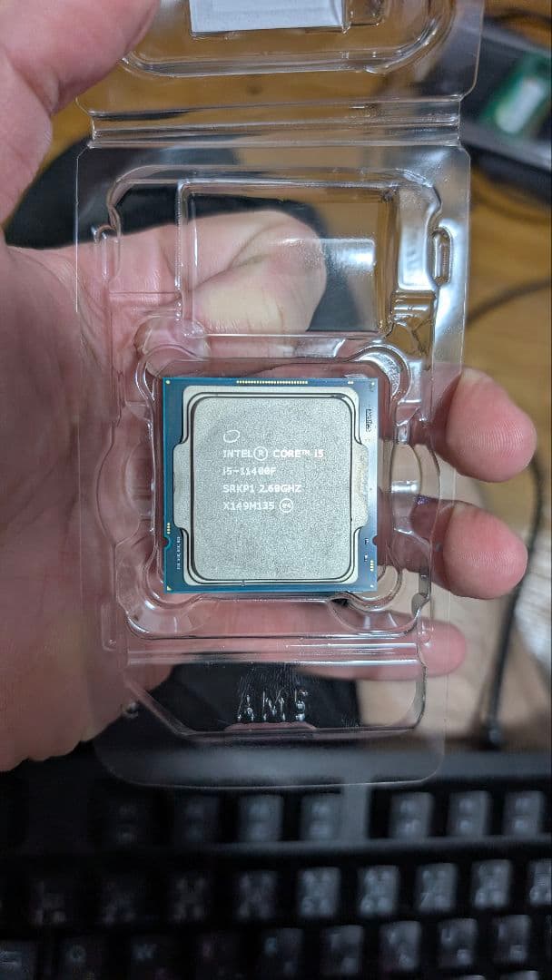 Intel Core i5-11400f　マザボはジャンク？かも