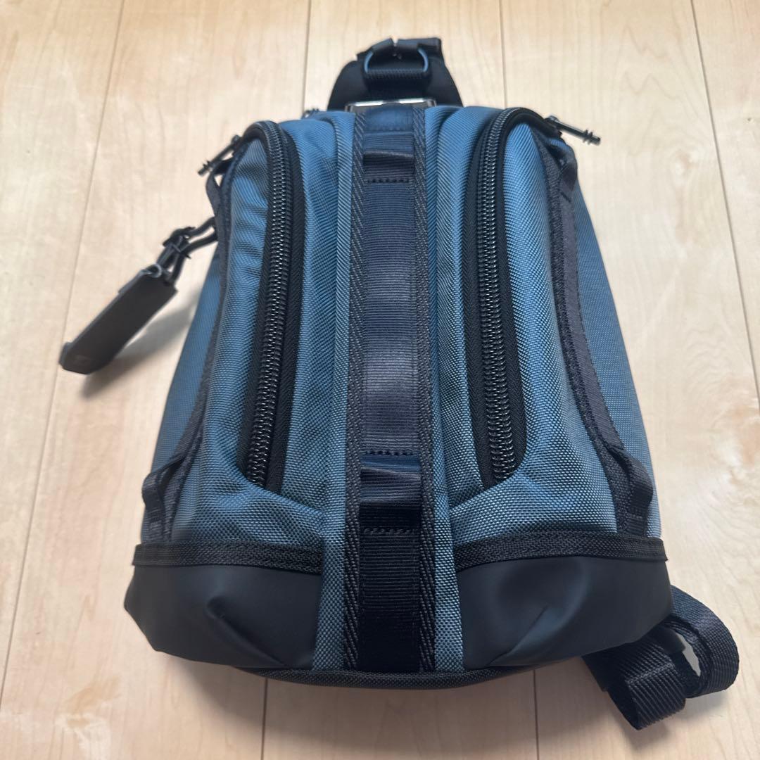 TUMI ナイトスリング ペイヴメント