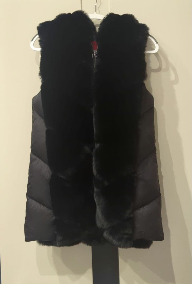 リナシメント　ファー　ダウンベスト　ブラック