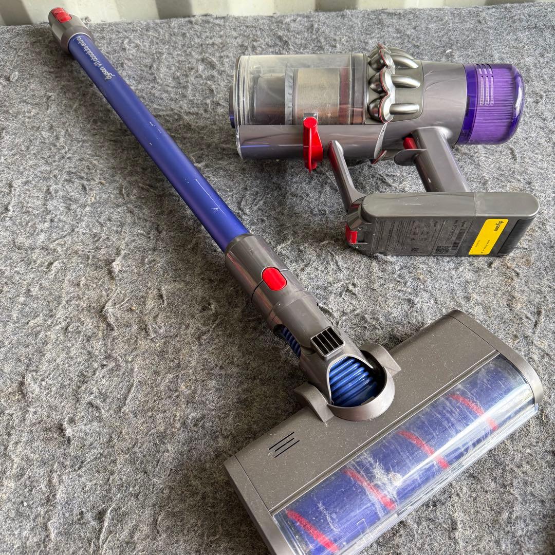 中K92 激安早い者勝ち✨　ダイソンV11 SV15 掃除機　コードレス