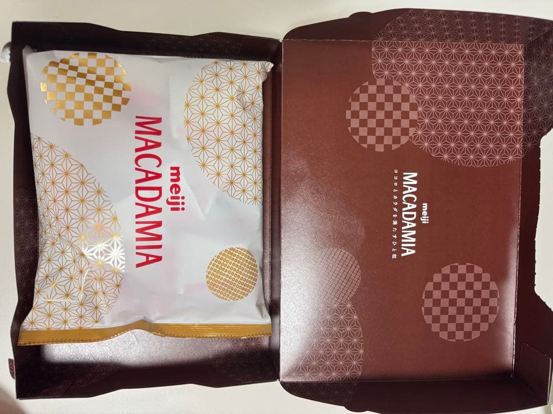 meiji マカダミアチョコ個包装25粒/箱×19箱セット