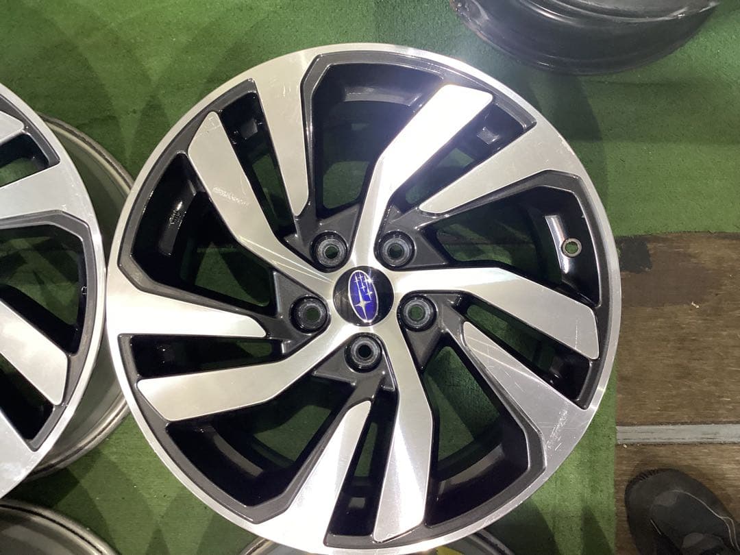 Y260[送料無料]スバル　サイズ　18X7.5J