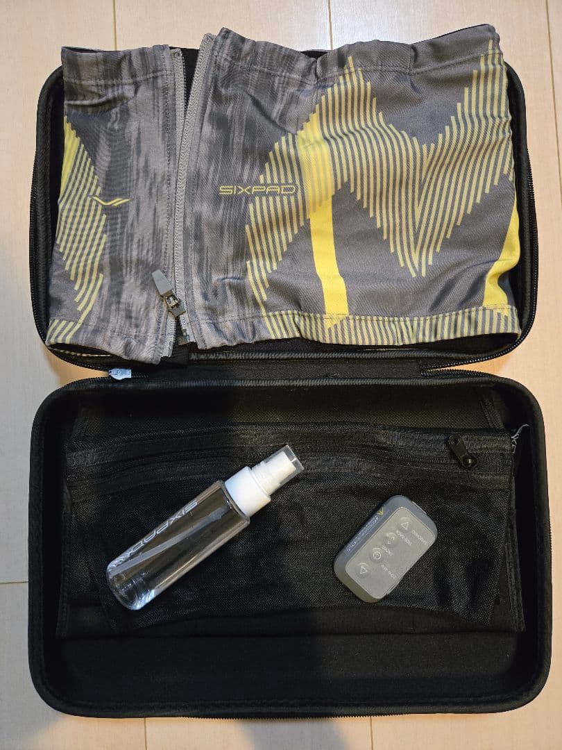 シックスパッド パワースーツ コアベルト Sサイズ　専用コントローラー付