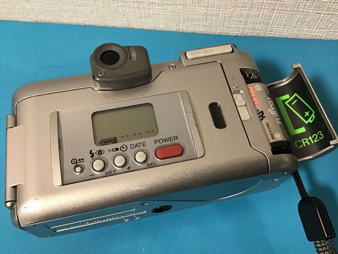 フィルムカメラ　フジ　ズームデート　１２０V 伸縮式レンズ