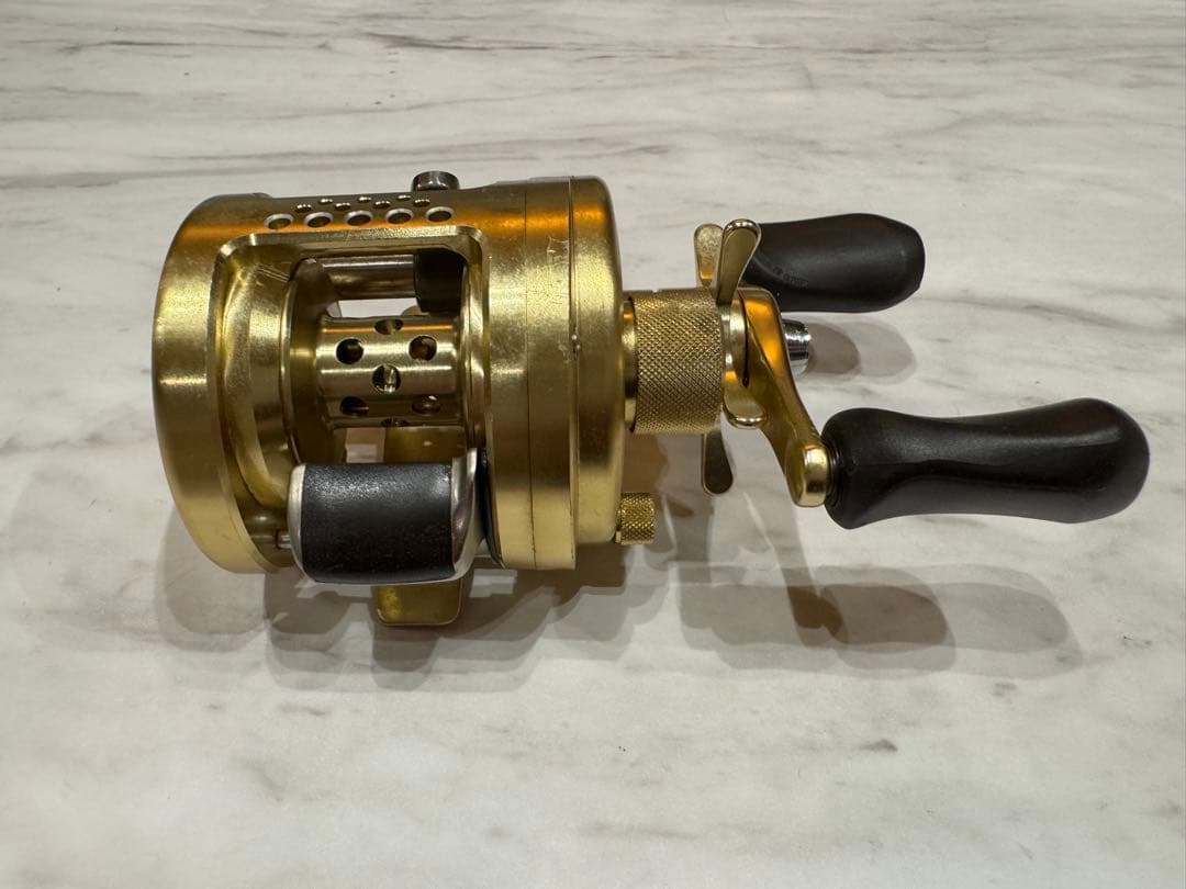 シマノ カルカッタConquest 100