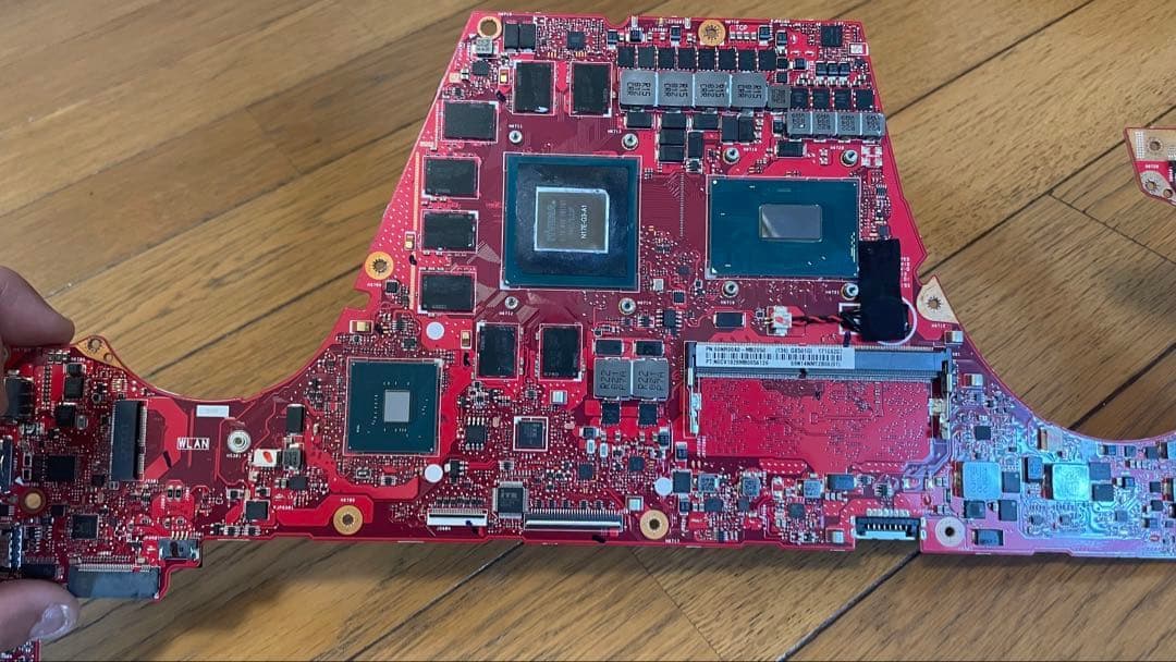 ASUS ZEPHYRUS GX501GI マザーボード修理アップグレードに使用