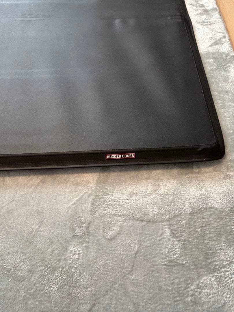 ハイラックス 　三つ折り RUGGED LINERソフトトノカバ ー荷台