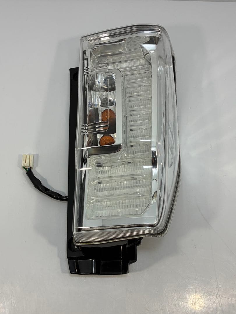 ダイハツ 純正 タント LA600S 左テールランプ 81560-B2582