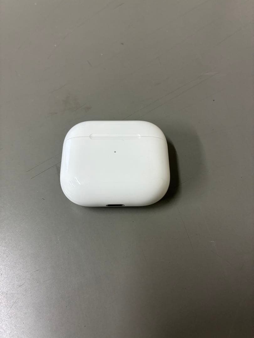 AirPods Pro 本体 ホワイト　右側が聞こえない