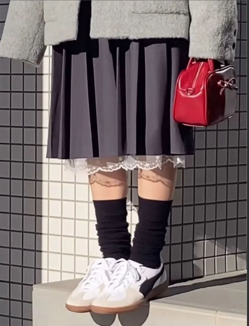 スカート FEKETE MIDI LACE PLEATS SKIRT