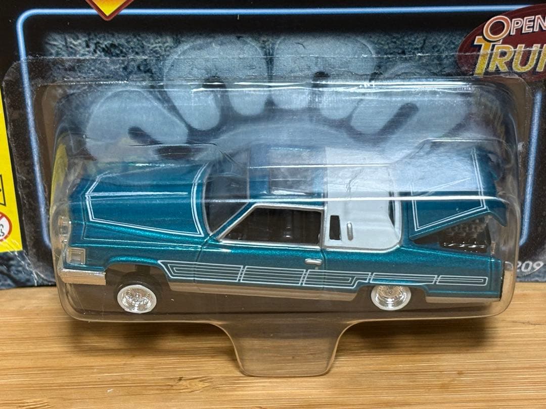 ヨシ '81 Cadillac Coupe DeVille レベル