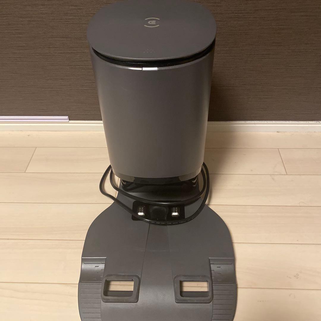 ECOVACS DEEBOT ロボット掃除機と充電ステーション