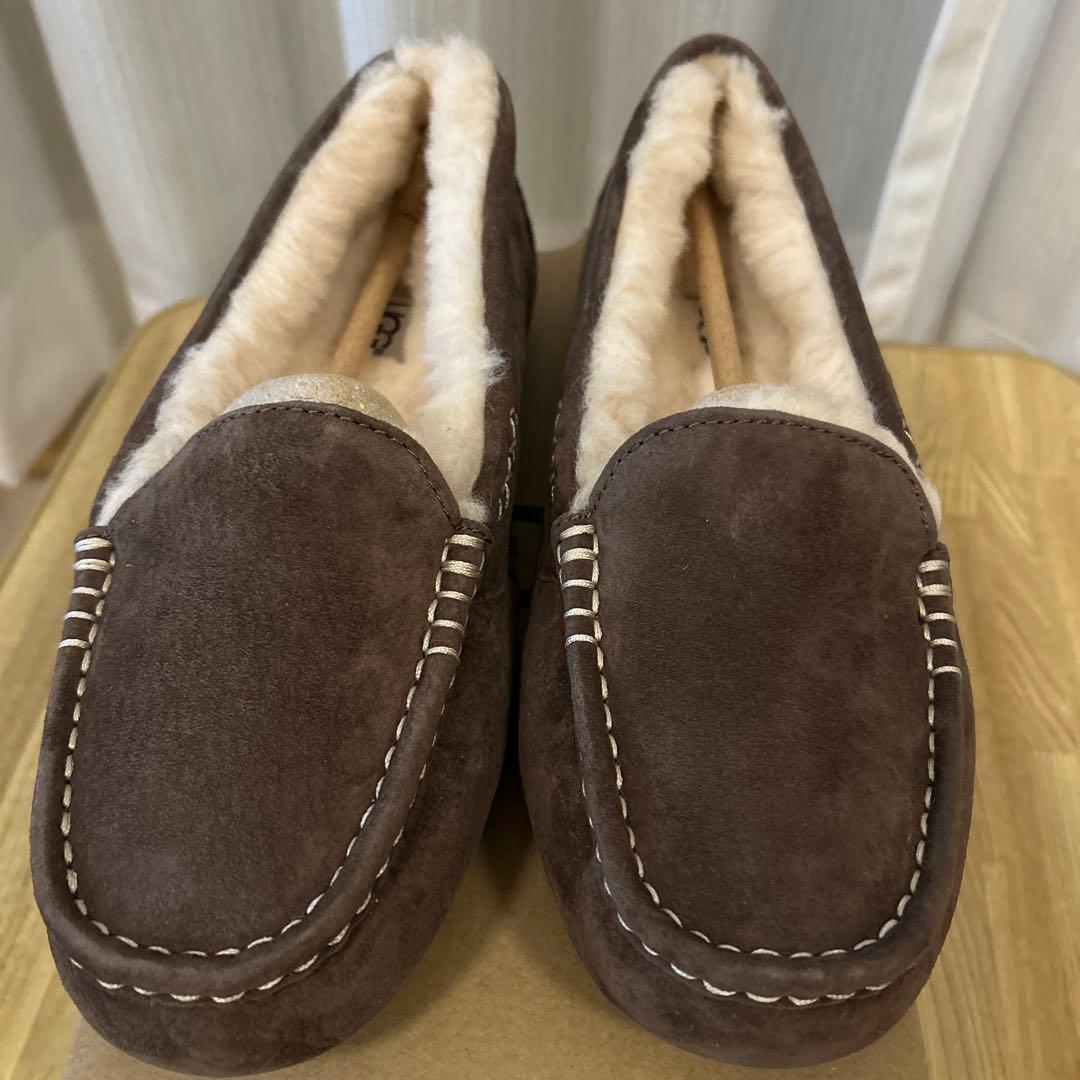 UGGアンスレーモカシン　チョコレート25cm（US8）