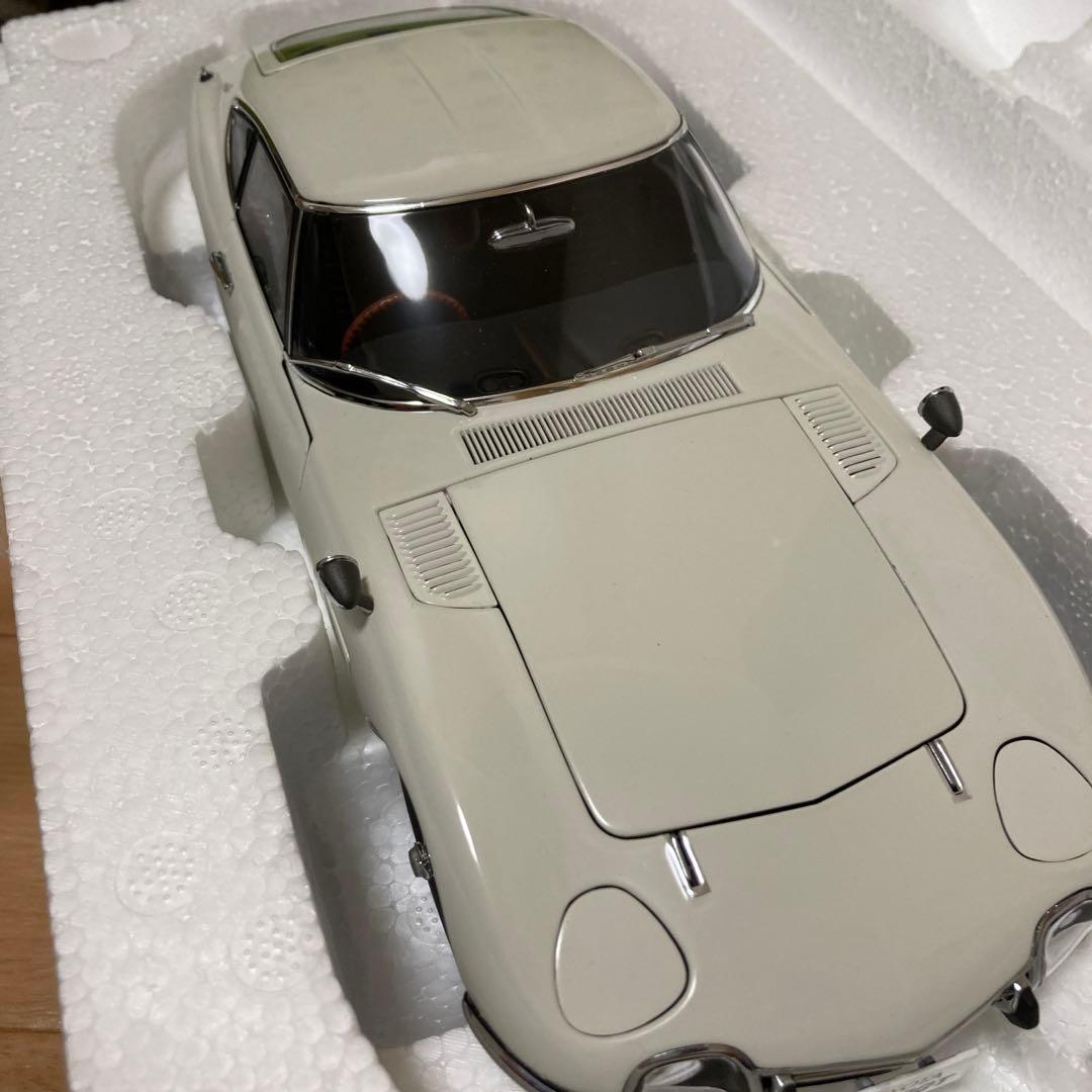 トヨタ 2000GT 1/18 ホワイト　autoart オートアート