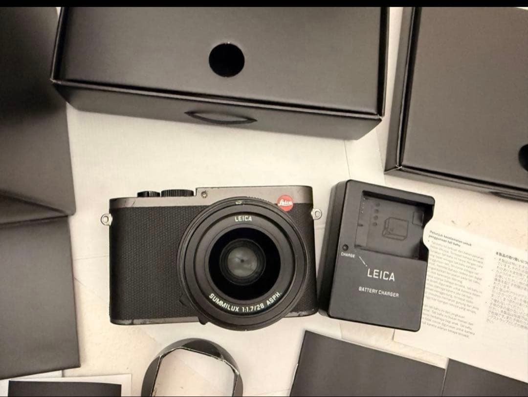 ライカ LEICA Q Titanium Grey camera