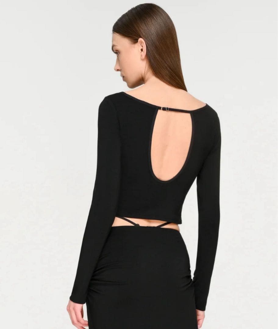 ＜determ＞PIPING OPEN BACK TOP/トップス