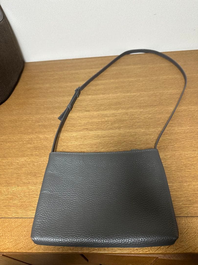 【美品】ハッシュタグ　レザー　サコッシュ　ショルダーバッグ