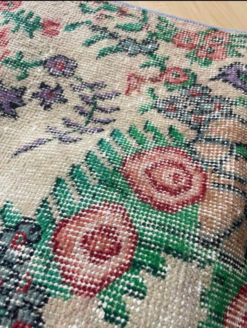 花柄　トルコヴィンテージラグ