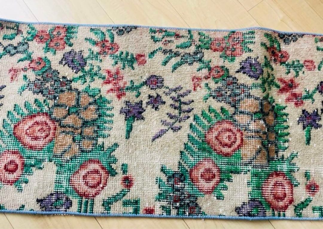 花柄　トルコヴィンテージラグ